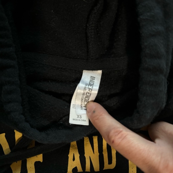 Alive and Free Co cropped hoodie - Picture 3 of 3